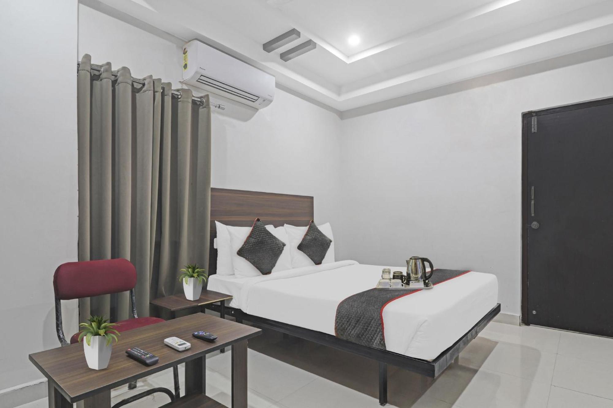 Hotel Collection O White House Near Kims Kondapur Kondapur  Exterior foto