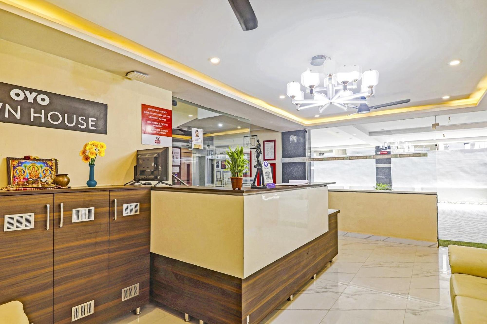 Hotel Collection O White House Near Kims Kondapur Kondapur  Exterior foto