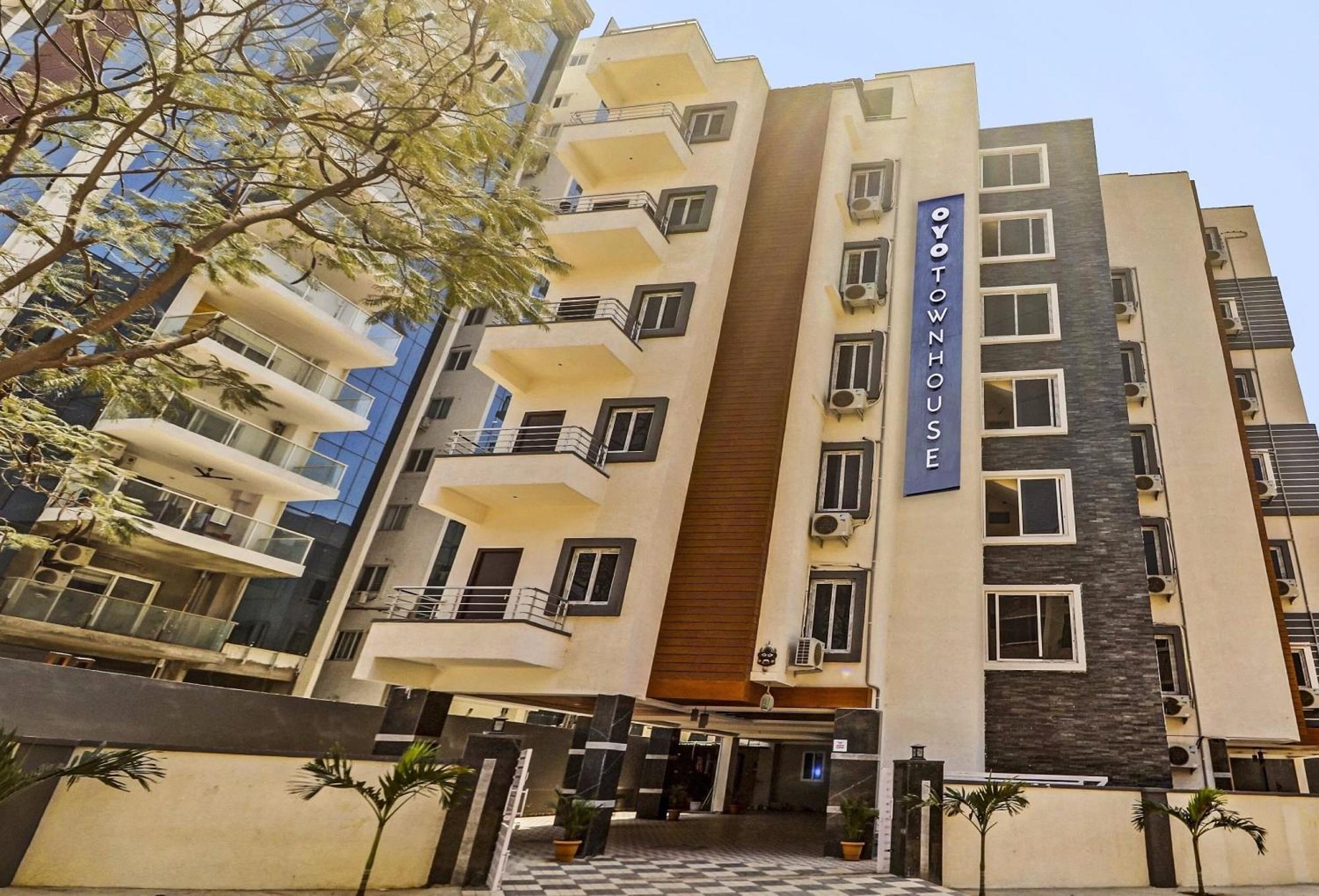 Hotel Collection O White House Near Kims Kondapur Kondapur  Exterior foto